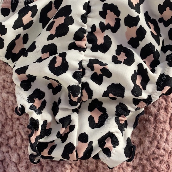 Leopard Ruched Ruffle Bikini Bottoms - Picture 3 of 5